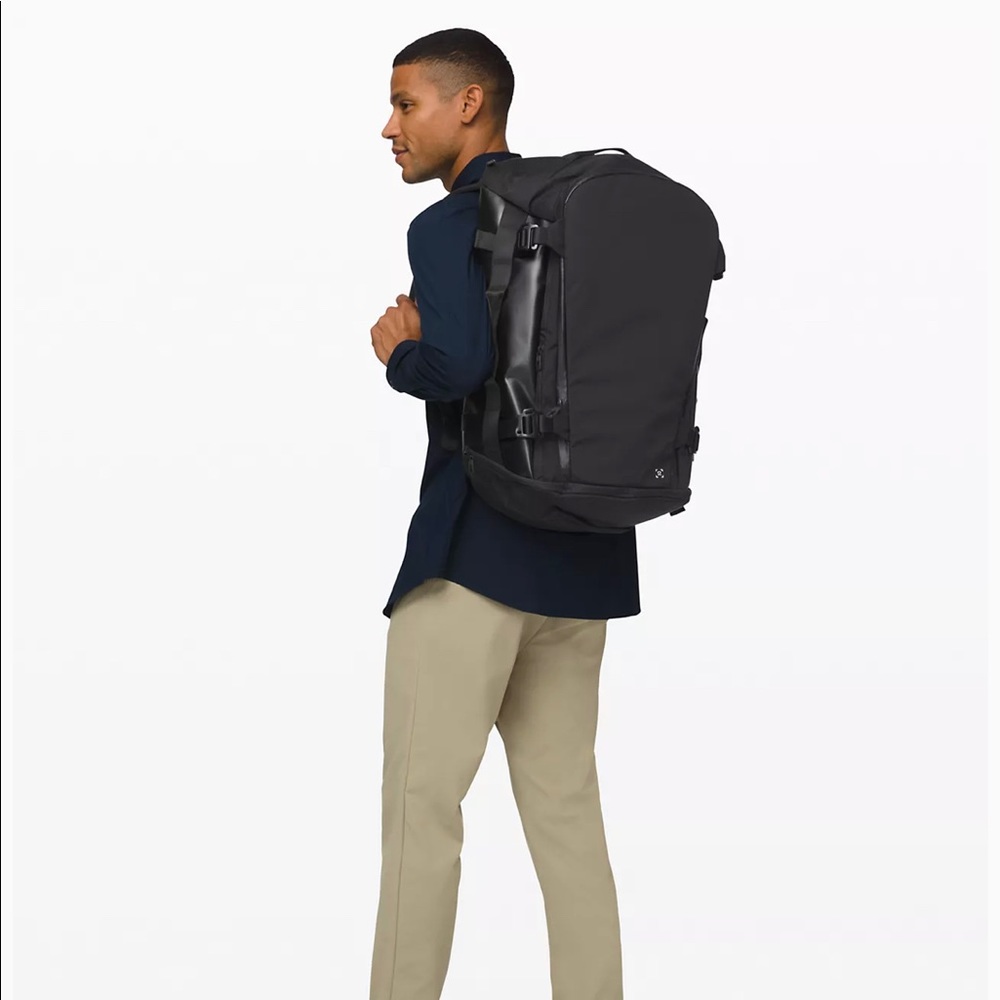 Lululemon More Miles Pack 
39L, EUC.